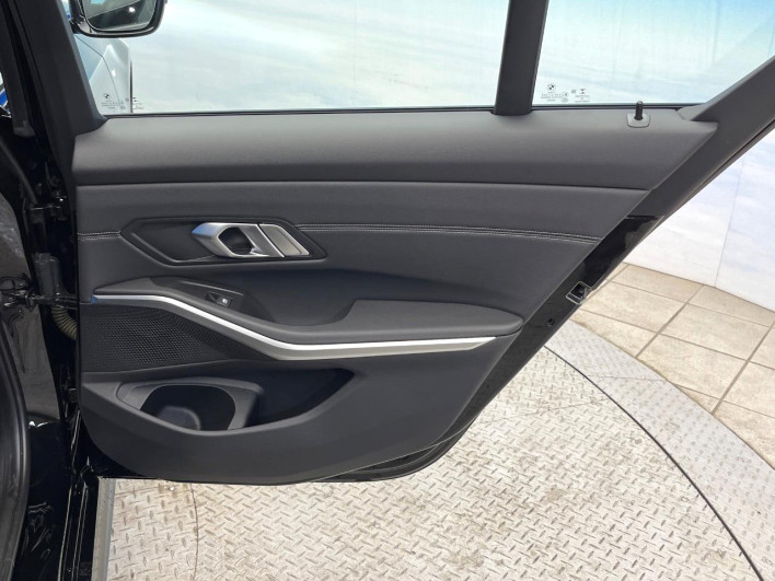 2020 BMW 3 Series 3BA-5F20 (UW-69ef58f11dc3d)[24]
