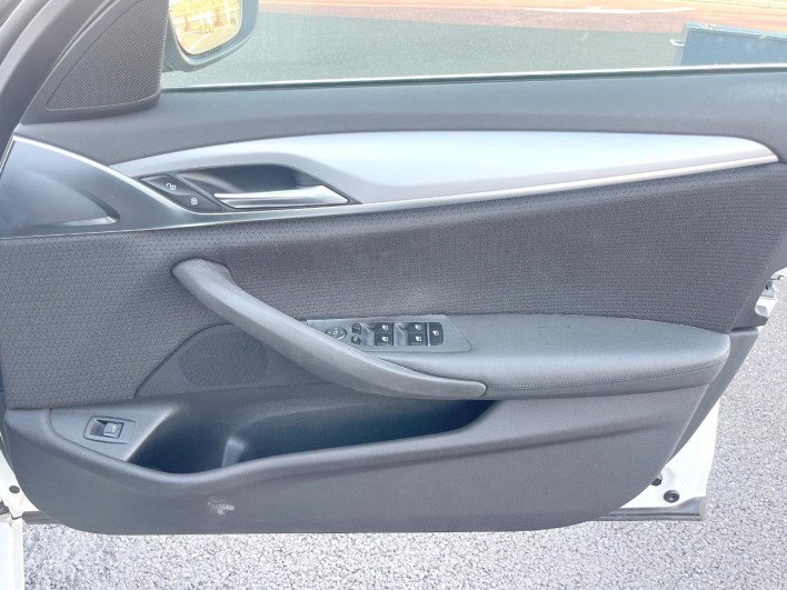 2019 BMW 5 Series DBA-JL10 (UW-69ef58f348fb8)[25]