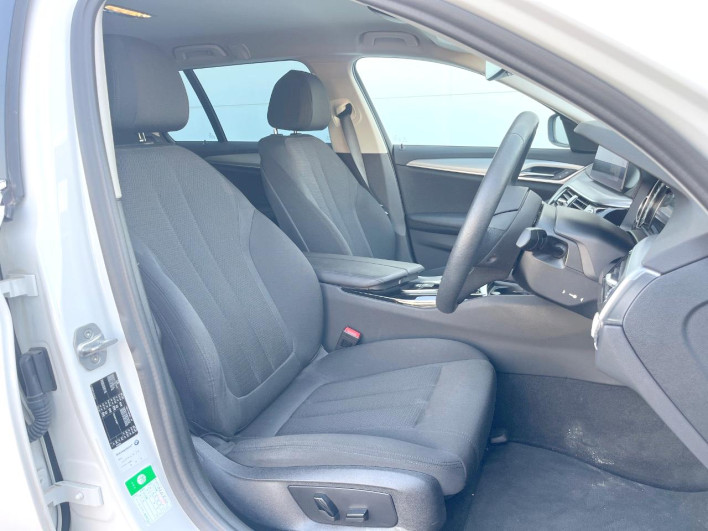 2019 BMW 5 Series DBA-JL10 (UW-69ef58f348fb8)[28]