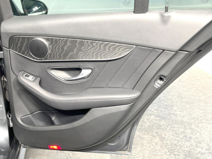 2020 Mercedes Benz C CLASS STATION WAGON LDA-205214 (UW-69ef58f479ec9)[18]