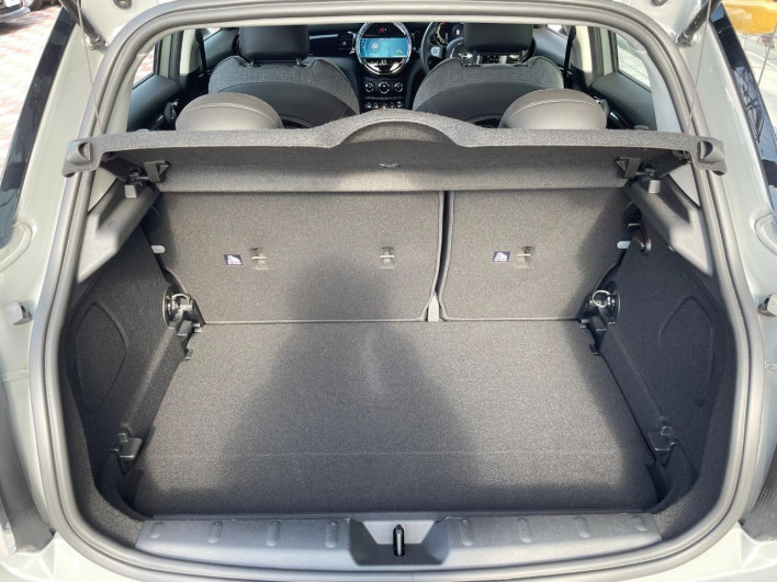 2022 Rover Mini 3DA-XV15MW (UW-69ef58f4e459a)[16]