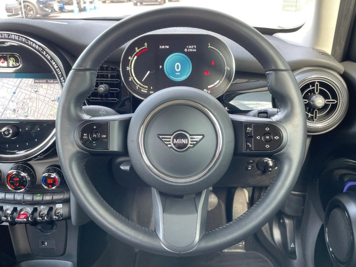 2022 Rover Mini 3DA-XV15MW (UW-69ef58f4e459a)[27]