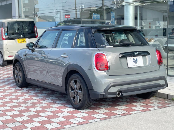 2022 Rover Mini 3DA-XV15MW (UW-69ef58f4e459a)[14]