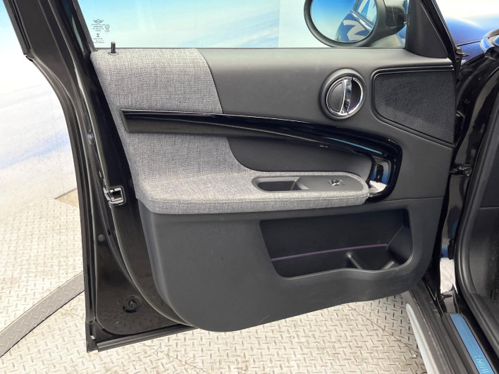 2021 Rover Mini 3DA-42BT20 (UW-69ef58f562f49)[29]