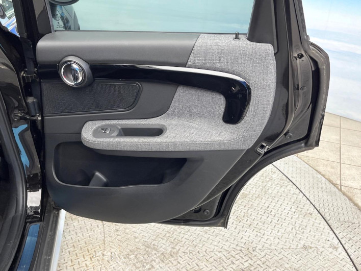 2021 Rover Mini 3DA-42BT20 (UW-69ef58f562f49)[21]