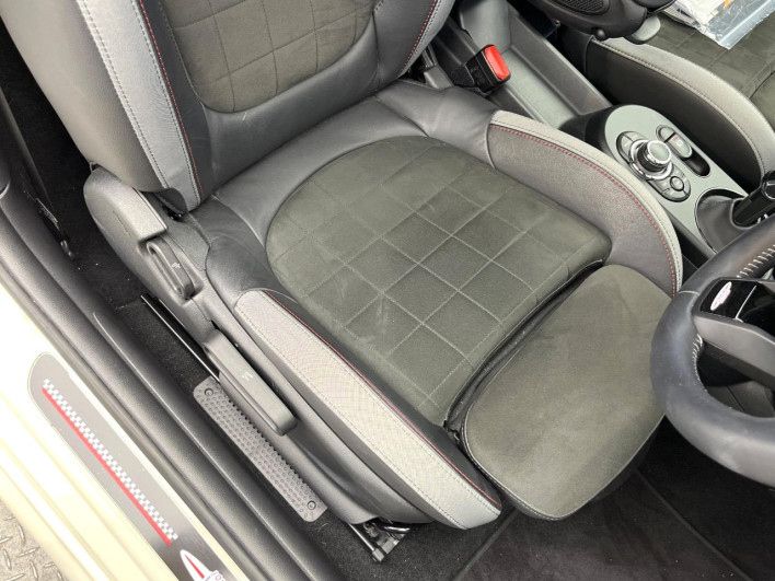 2022 Rover Mini 3BA-XRJCWMW (UW-69ef58f68cf17)[23]