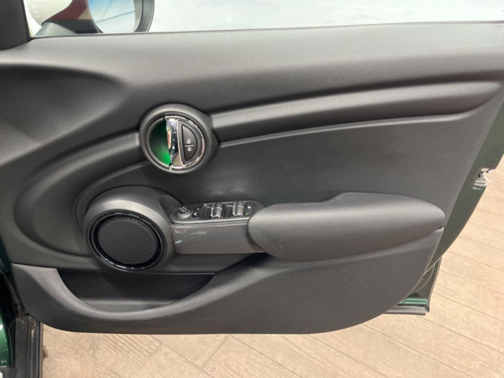 2018 Rover Mini DBA-XS15 (UW-69ef58f71a06e)[23]