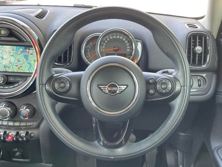 2019 Rover Mini DBA-YS15 (UW-69ef58f7c3cc2)[28]