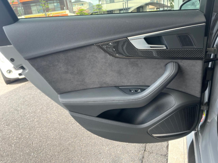 2019 Audi RS4 Avant ABA-8WDECF (UW-69ef58f883bd7)[18]