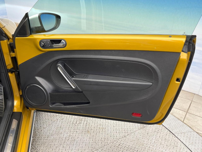 2016 Volkswagen The Beetle ABA-16CZDW (UW-69ef58f8eeed3)[21]