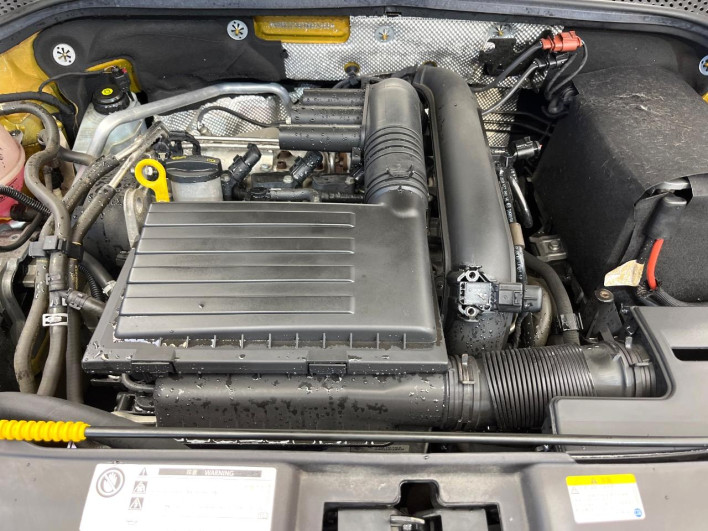 2016 Volkswagen The Beetle ABA-16CZDW (UW-69ef58f8eeed3)[10]