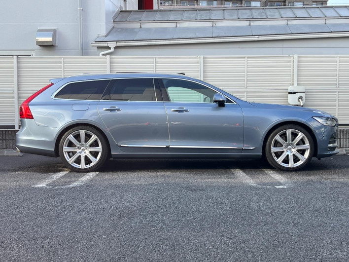 2017 Volvo V90 DBA-PB420 (UW-69ef58f9e33f5)[8]