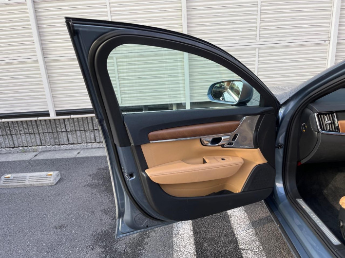 2017 Volvo V90 DBA-PB420 (UW-69ef58f9e33f5)[16]