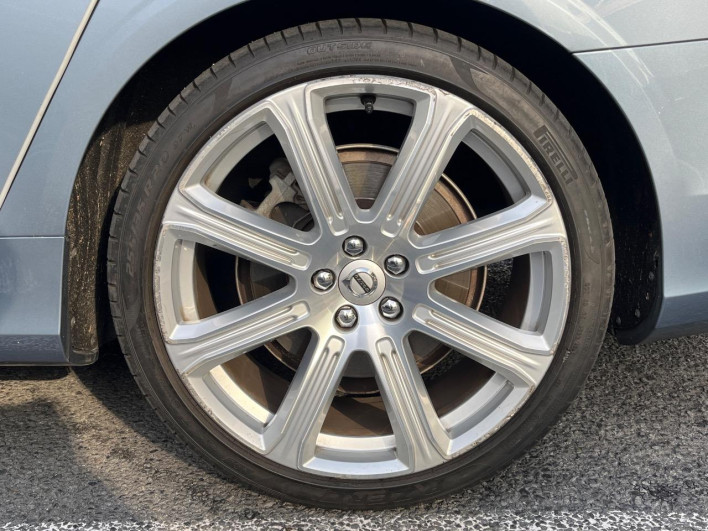 2017 Volvo V90 DBA-PB420 (UW-69ef58f9e33f5)[21]