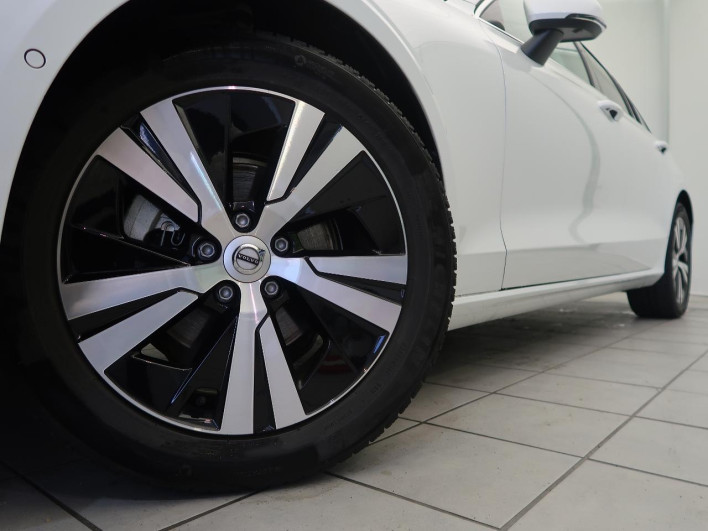 2025 Volvo V60 5AA-ZB420TM2 (UW-69ef58faa5be8)[4]