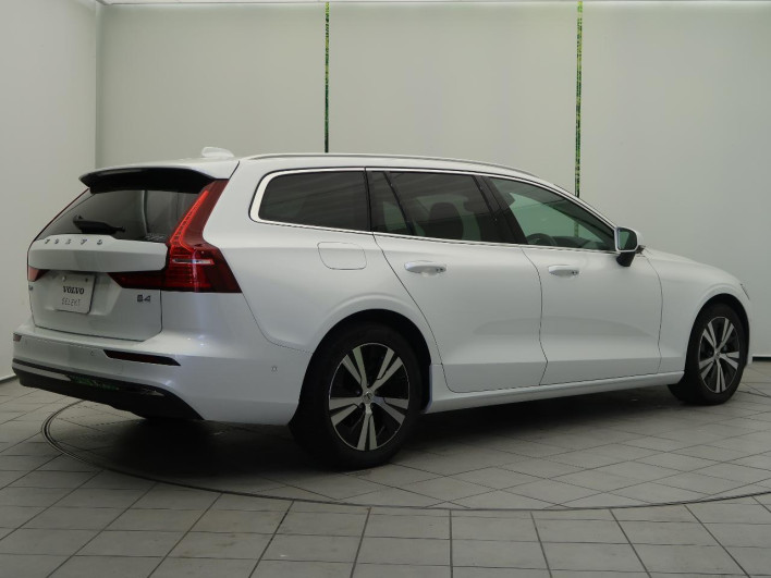 2025 Volvo V60 5AA-ZB420TM2 (UW-69ef58faa5be8)[8]