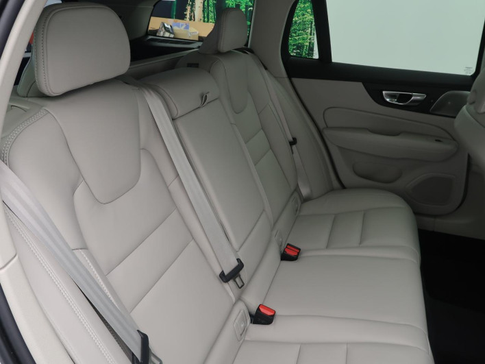 2025 Volvo V60 5AA-ZB420TM2 (UW-69ef58faa5be8)[26]