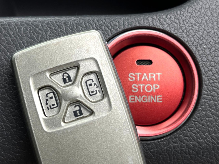 2008 Toyota Voxy DBA-ZRR70W (UW-69ef590034673)[27]