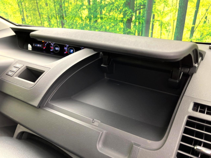 2008 Toyota Voxy DBA-ZRR70W (UW-69ef590034673)[24]