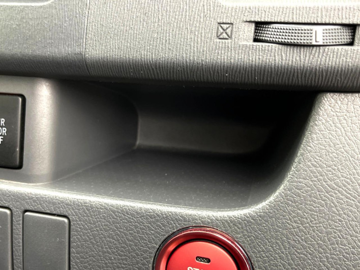 2008 Toyota Voxy DBA-ZRR70W (UW-69ef590034673)[25]