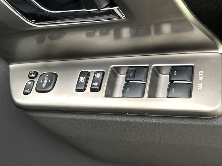 2008 Toyota Voxy DBA-ZRR70W (UW-69ef590034673)[7]