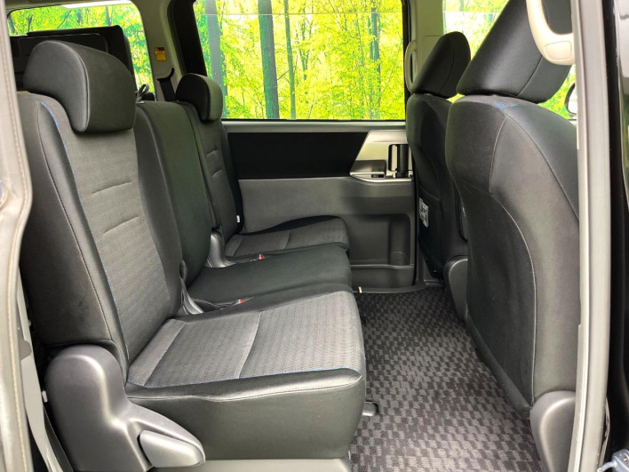 2008 Toyota Voxy DBA-ZRR70W (UW-69ef590034673)[11]