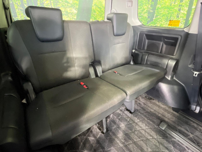 2013 Toyota Voxy DBA-ZRR70W (UW-69ef5900775fc)[28]