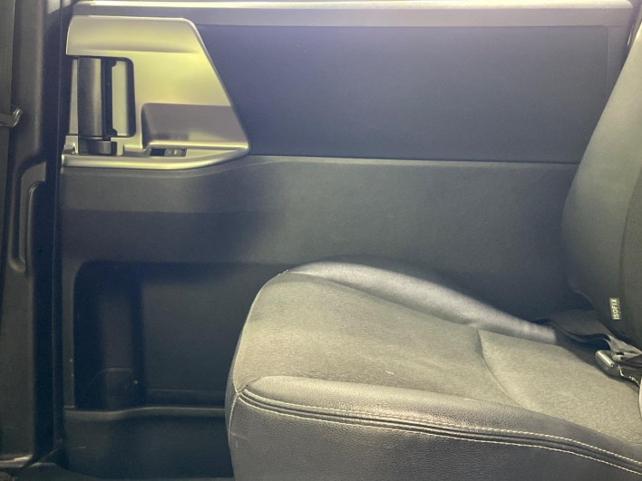 2013 Toyota Voxy DBA-ZRR70W (UW-69ef5900775fc)[24]