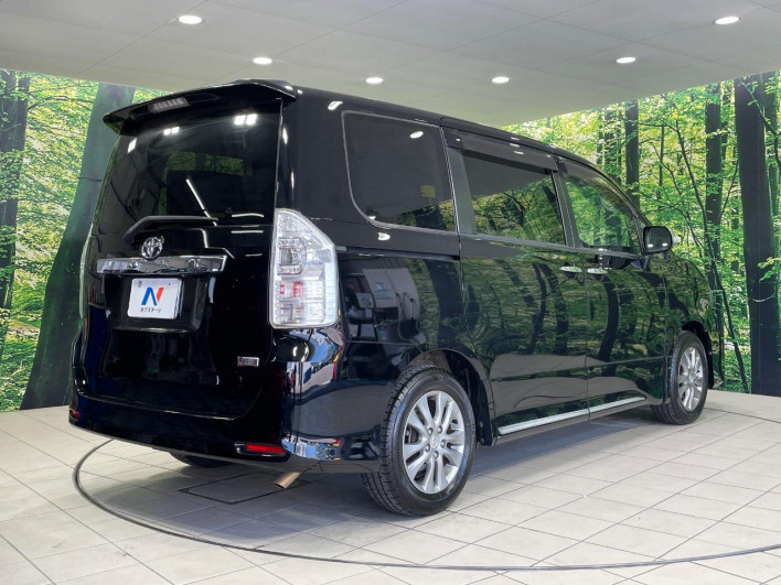 2013 Toyota Voxy DBA-ZRR70W (UW-69ef5900775fc)[16]