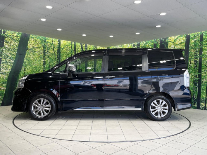 2013 Toyota Voxy DBA-ZRR70W (UW-69ef5900775fc)[13]