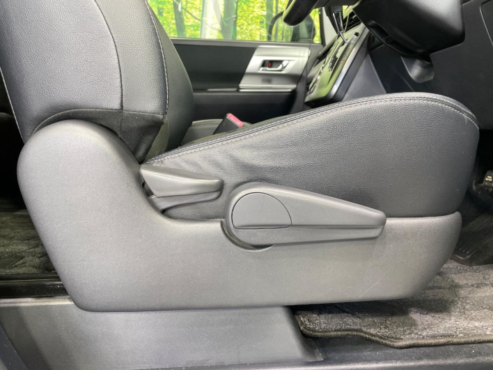 2013 Toyota Voxy DBA-ZRR70W (UW-69ef5900775fc)[21]