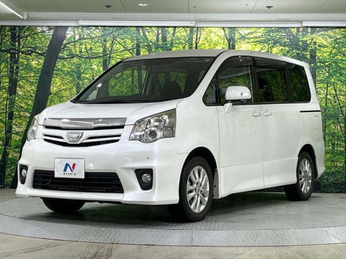 2013 Toyota Noah DBA-ZRR70W (UW-69ef59008f648)[4]
