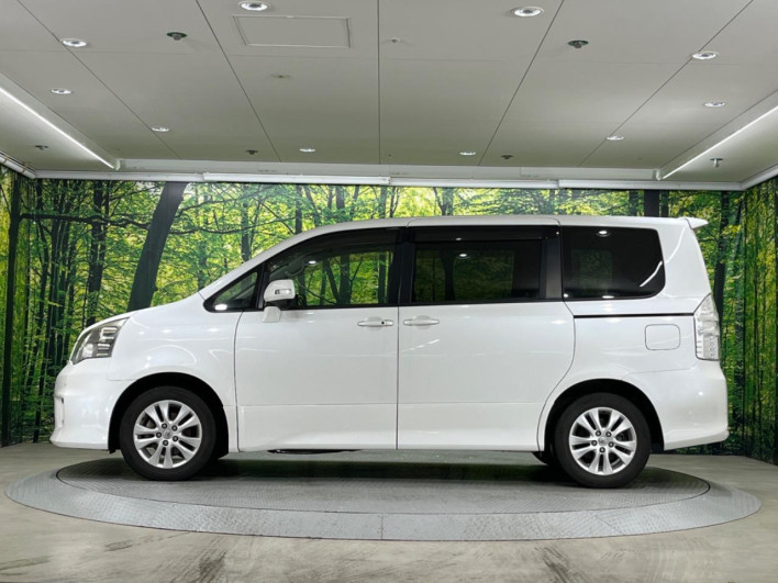 2013 Toyota Noah DBA-ZRR70W (UW-69ef59008f648)[5]
