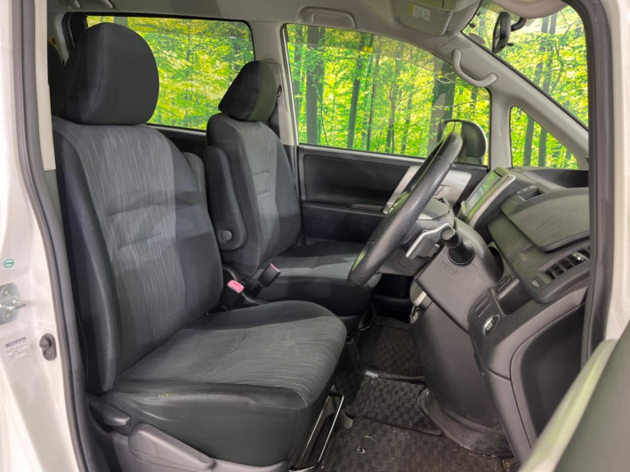 2013 Toyota Noah DBA-ZRR70W (UW-69ef59008f648)[16]