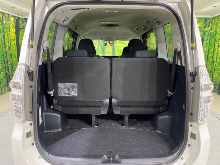 2013 Toyota Noah DBA-ZRR70W (UW-69ef59008f648)[22]