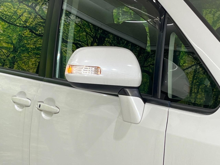 2013 Toyota Noah DBA-ZRR70W (UW-69ef59008f648)[12]