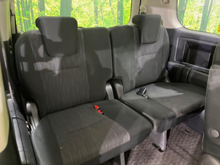 2013 Toyota Noah DBA-ZRR70W (UW-69ef59008f648)[18]