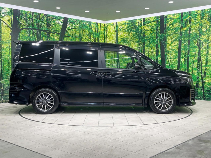 2016 Toyota Voxy DBA-ZRR80W (UW-69ef59021650d)[14]