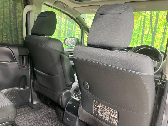 2016 Toyota Voxy DBA-ZRR80W (UW-69ef59021650d)[29]