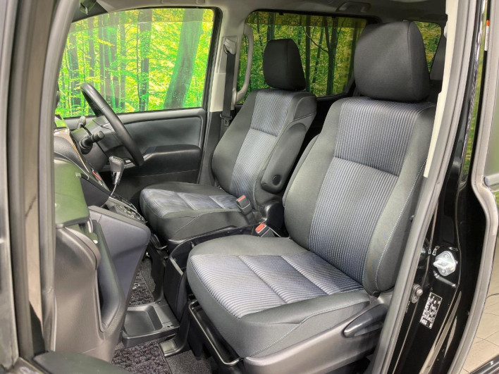 2016 Toyota Voxy DBA-ZRR80W (UW-69ef59021650d)[24]