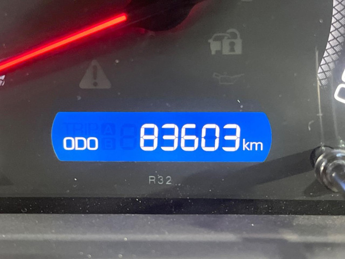 2016 Toyota Voxy DBA-ZRR80W (UW-69ef59021650d)[2]