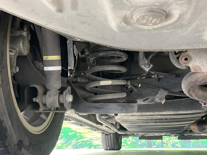 2016 Toyota Voxy DBA-ZRR80W (UW-69ef59021650d)[26]