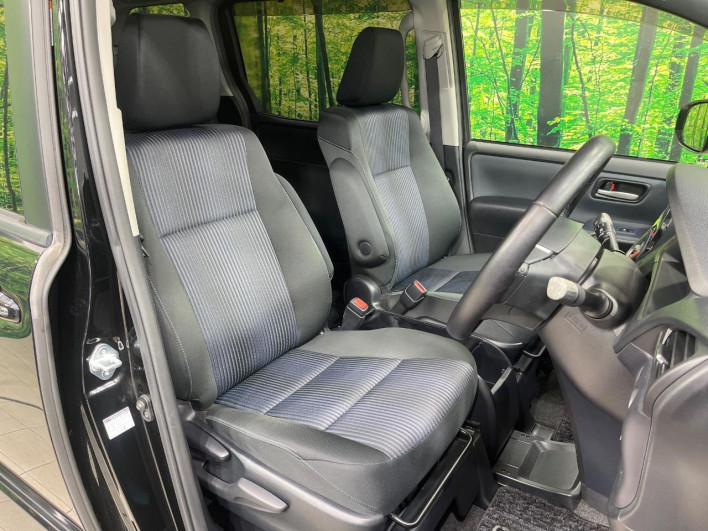 2016 Toyota Voxy DBA-ZRR80W (UW-69ef59021650d)[17]