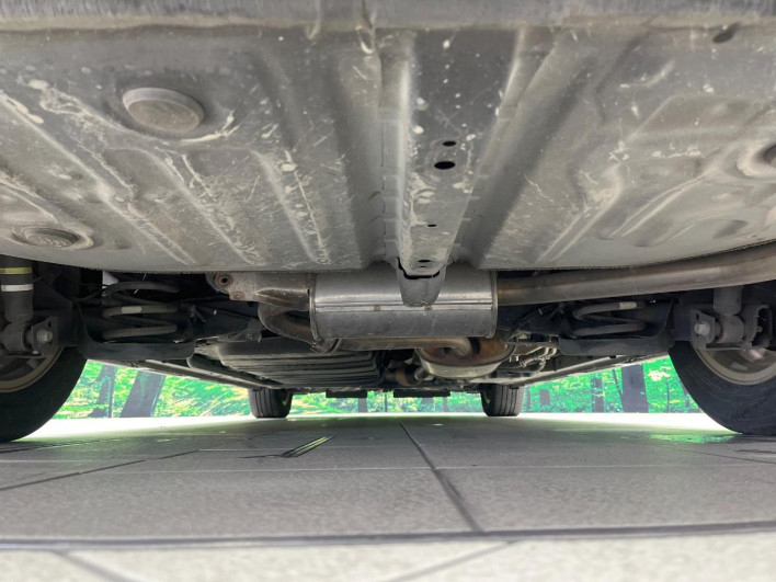 2016 Toyota Voxy DBA-ZRR80W (UW-69ef59021650d)[25]