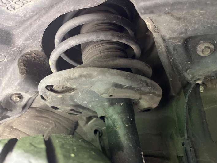 2016 Toyota Voxy DBA-ZRR80W (UW-69ef59021650d)[7]