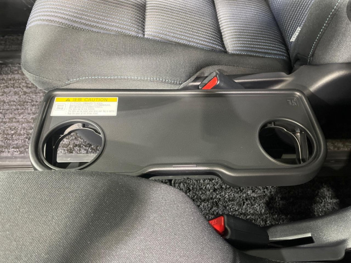 2016 Toyota Voxy DBA-ZRR80W (UW-69ef59021650d)[22]