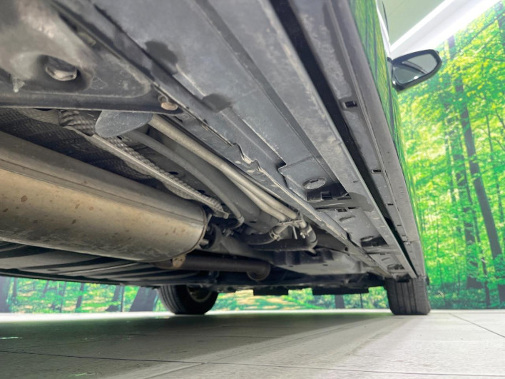 2016 Toyota Voxy DBA-ZRR80W (UW-69ef59021650d)[28]