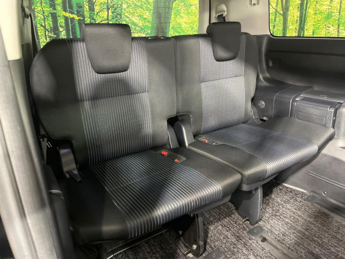 2016 Toyota Voxy DBA-ZRR80W (UW-69ef59021650d)[20]