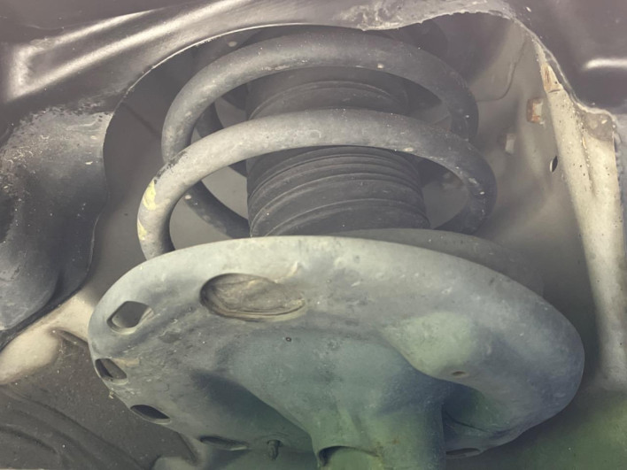 2016 Toyota Noah DBA-ZRR80W (UW-69ef590257195)[19]