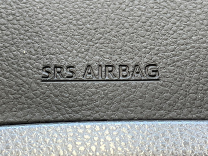 2016 Toyota Noah DBA-ZRR80W (UW-69ef590257195)[4]